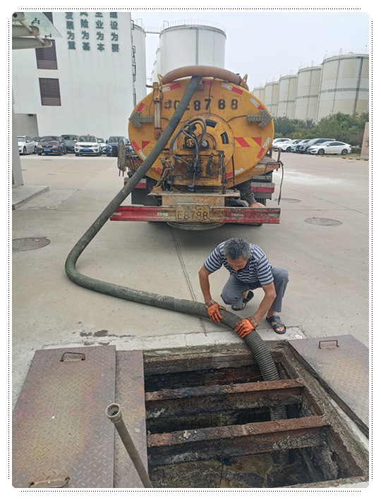 卫滨隔油池清掏